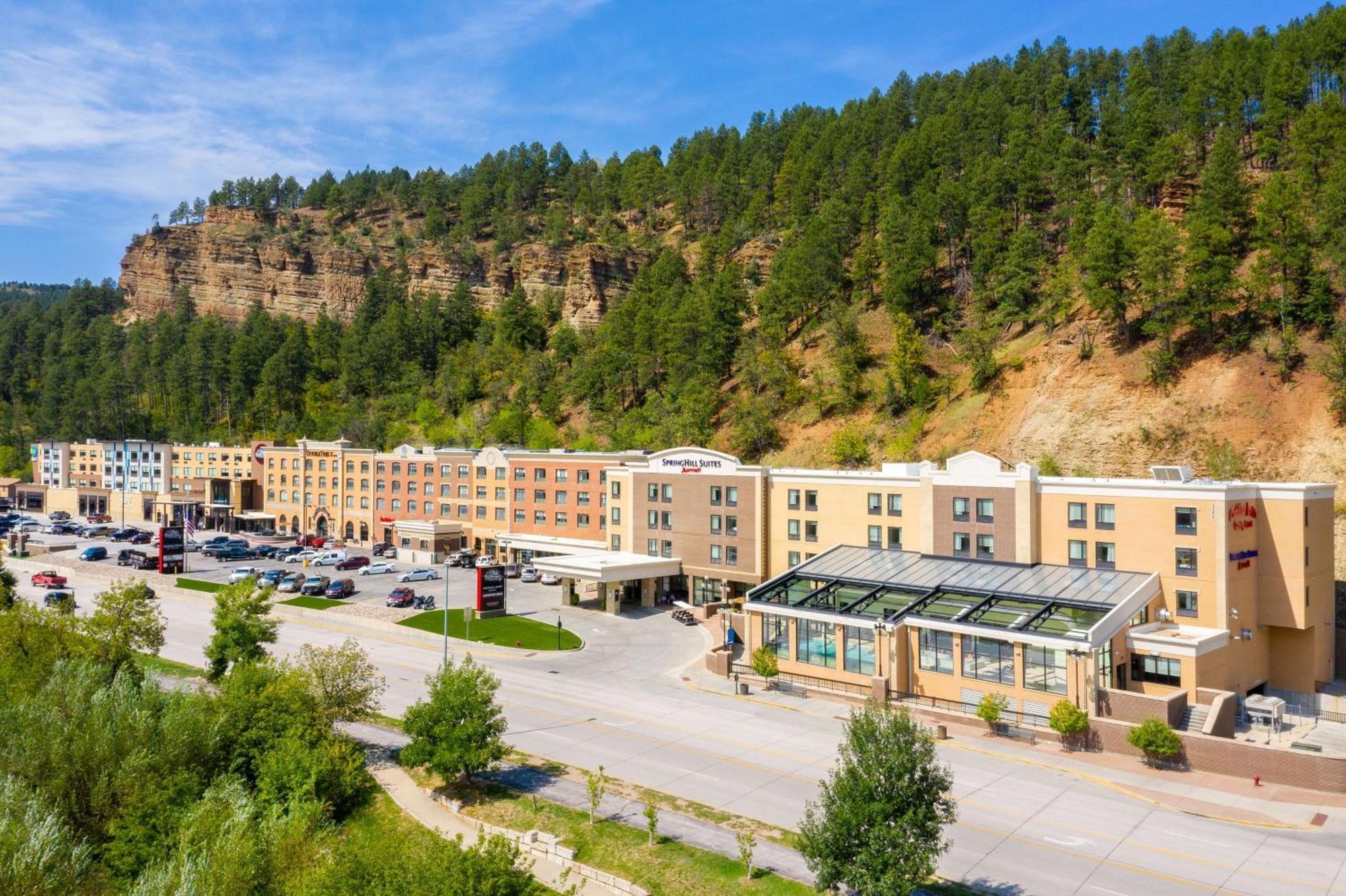 Hotel Doubletree By Hilton Deadwood At Cadillac Jack'S Esterno foto